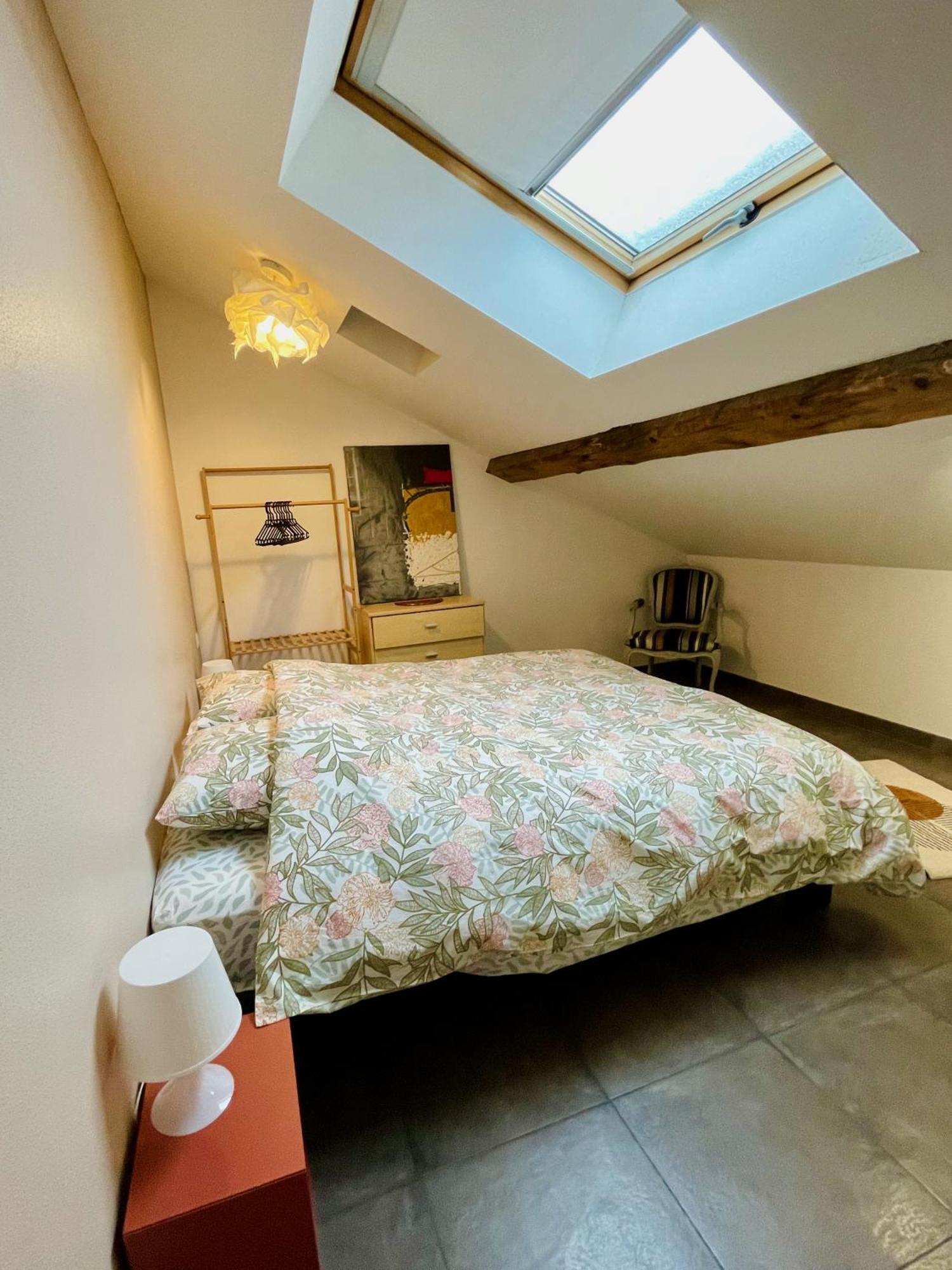 Duplex + Parking Gratuit Facile Apartment Sainte-Suzanne  Екстериор снимка